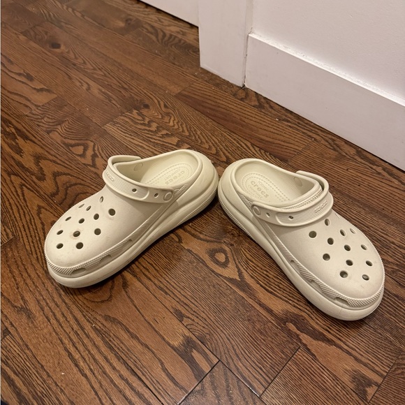 Platforms Crocs - Size 9 Women’s - Picture 3 of 3